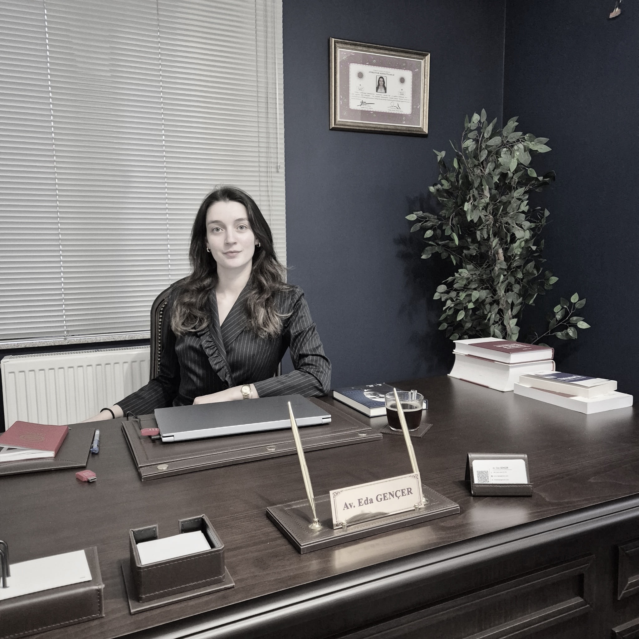 Avukat Eda Gençer